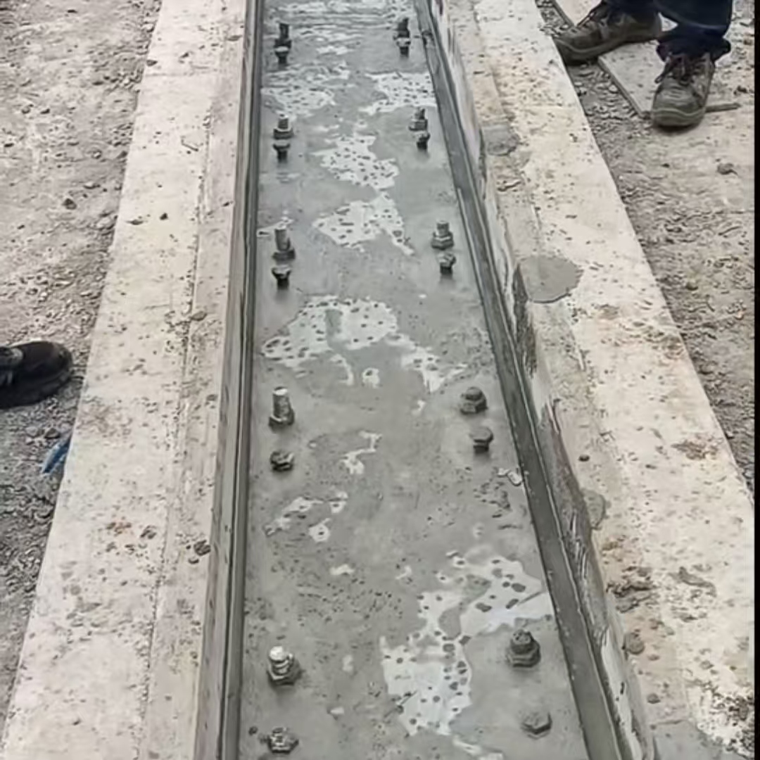 鄄城港口码头起重机龙门吊重型机械设备稳固用早强快凝轨道胶泥